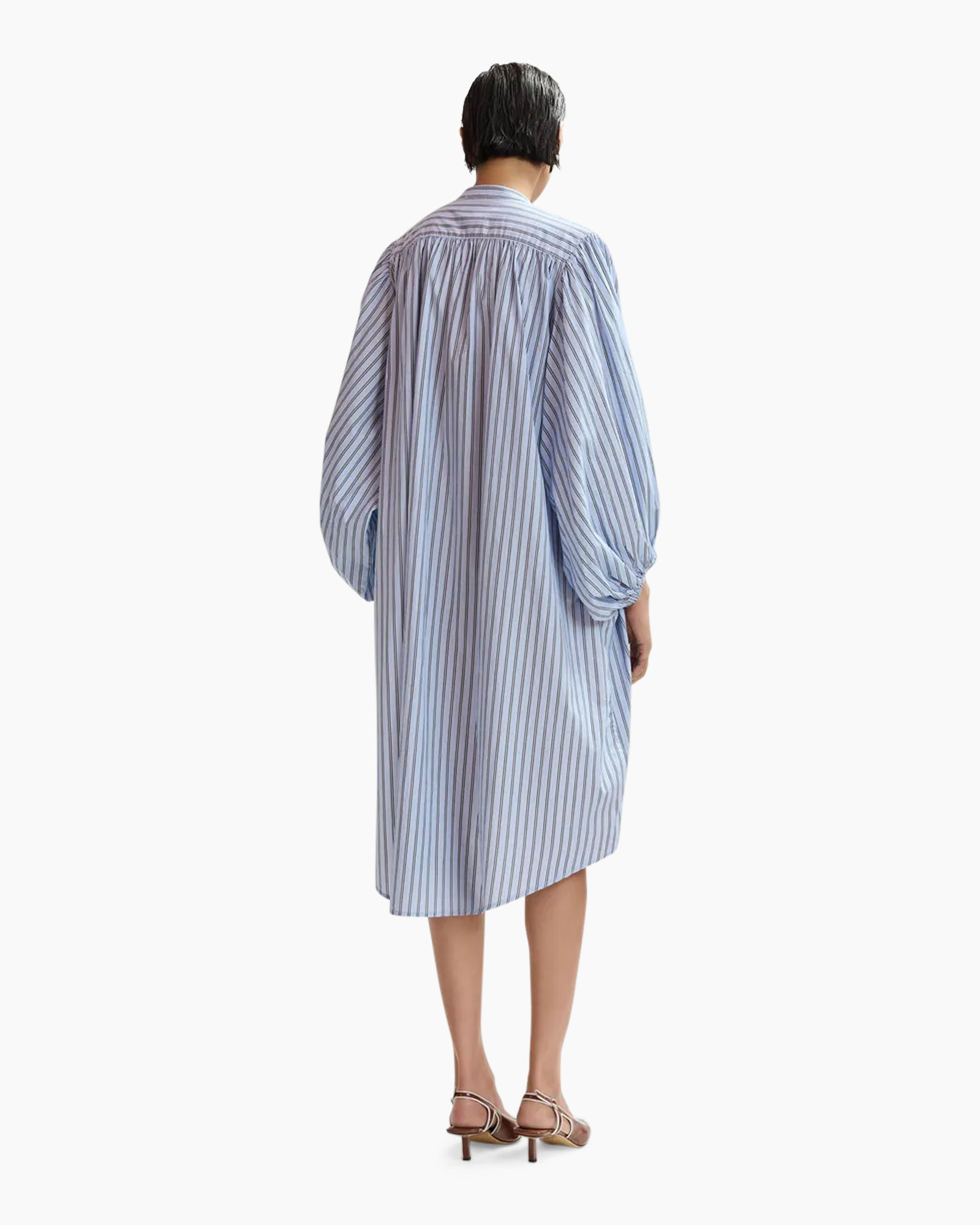 jurk met streep, blauw gestreept, lange shirtjurk, losse pasvorm, rugzicht