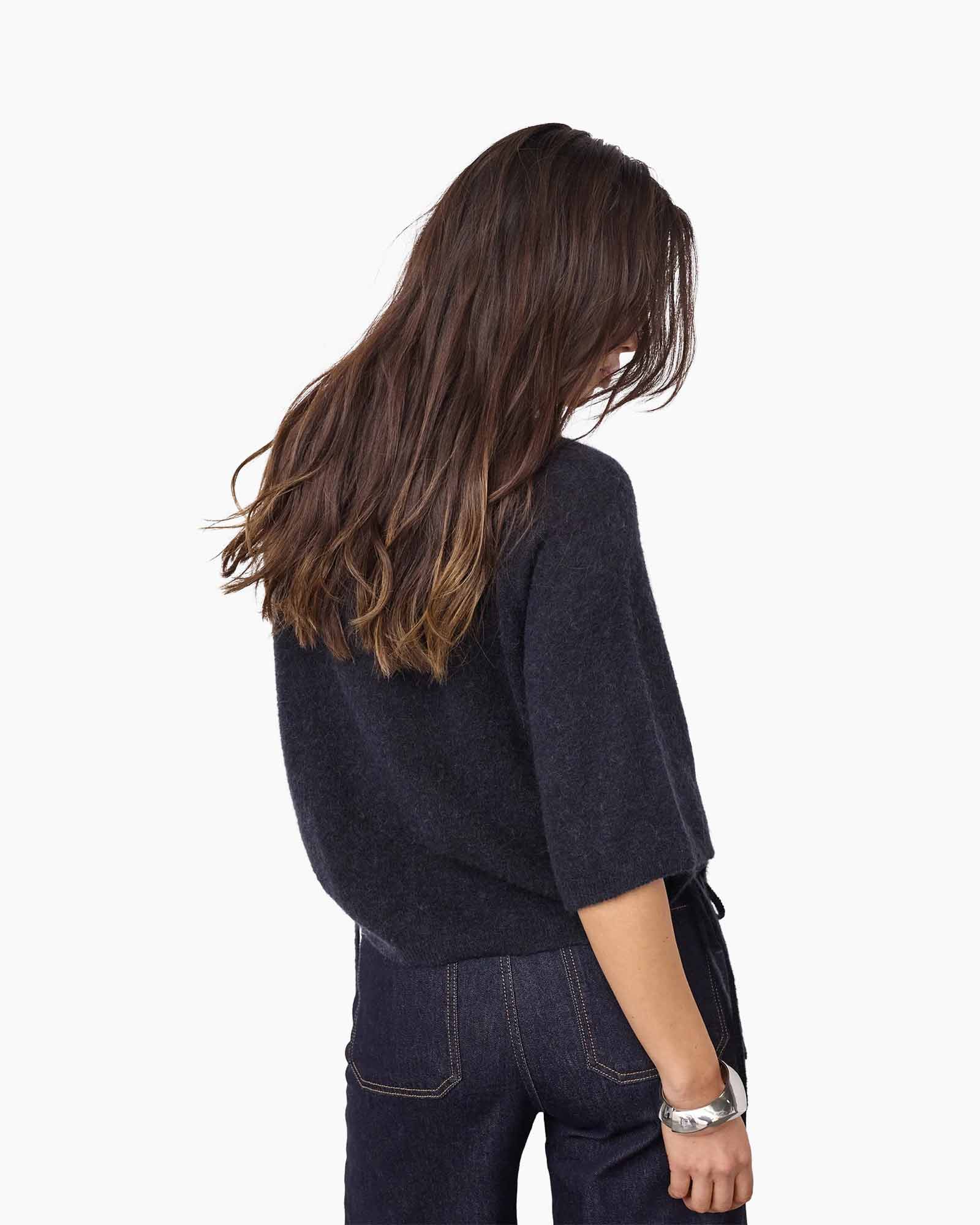bovenstuk, donkerblauw, breiwerk, korte mouwen, jeans