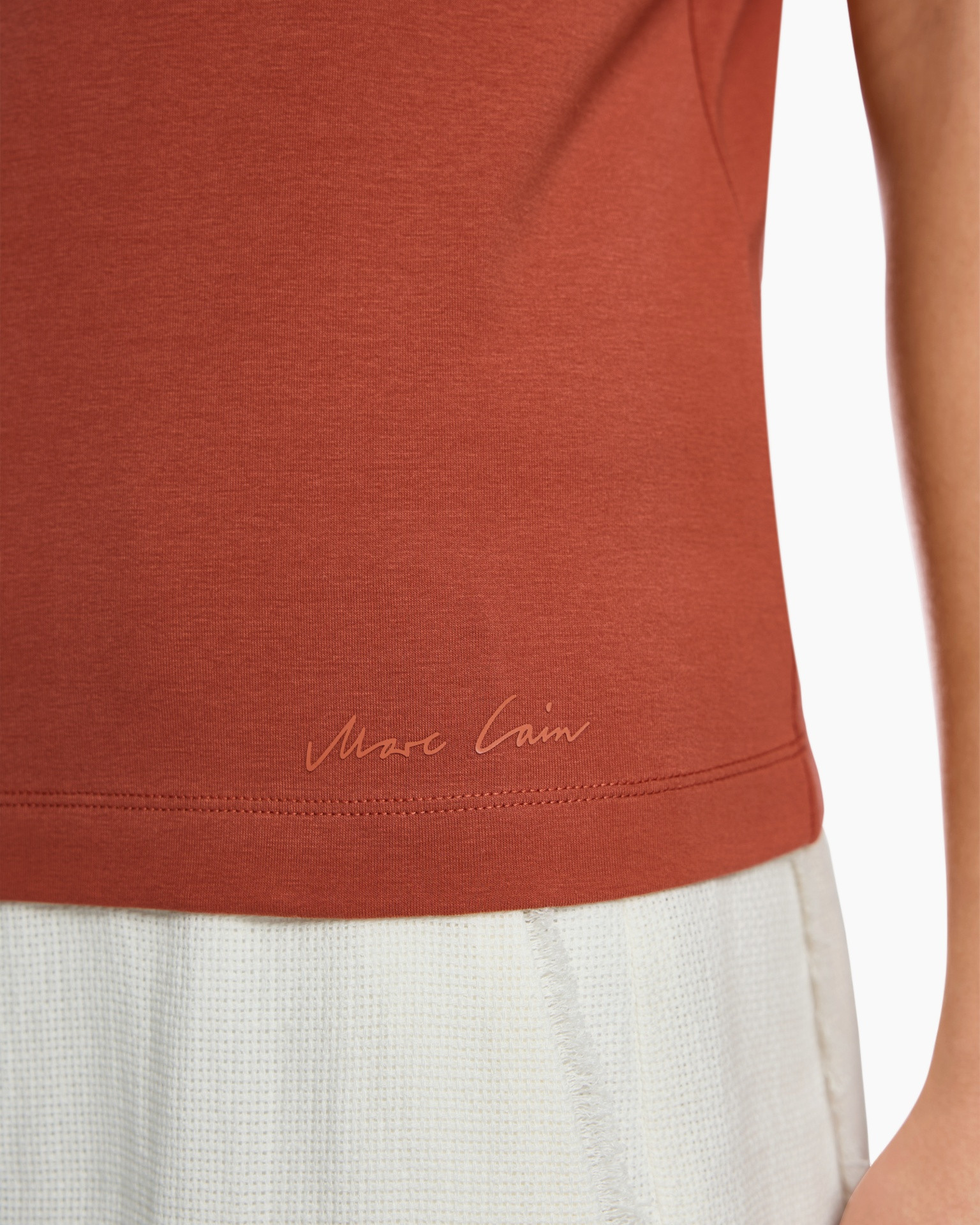 t-shirt, rust, solid, hem, logo