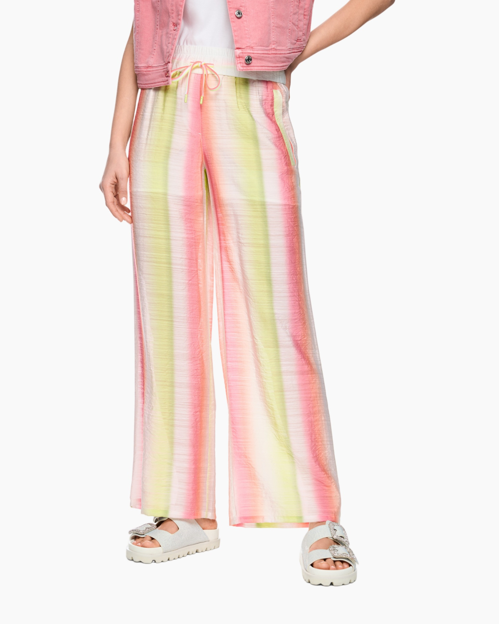 lange broek, tie-dye, multicolor, touwsluiting, slip-on sandalen