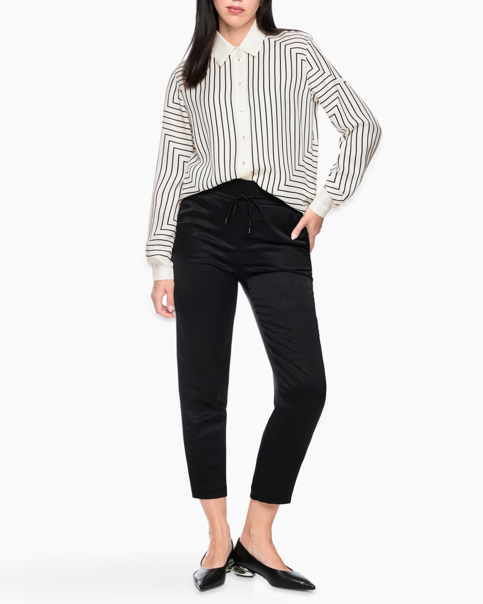 blouse, gestreept, gekraagd, lange mouwen, zwarte broek