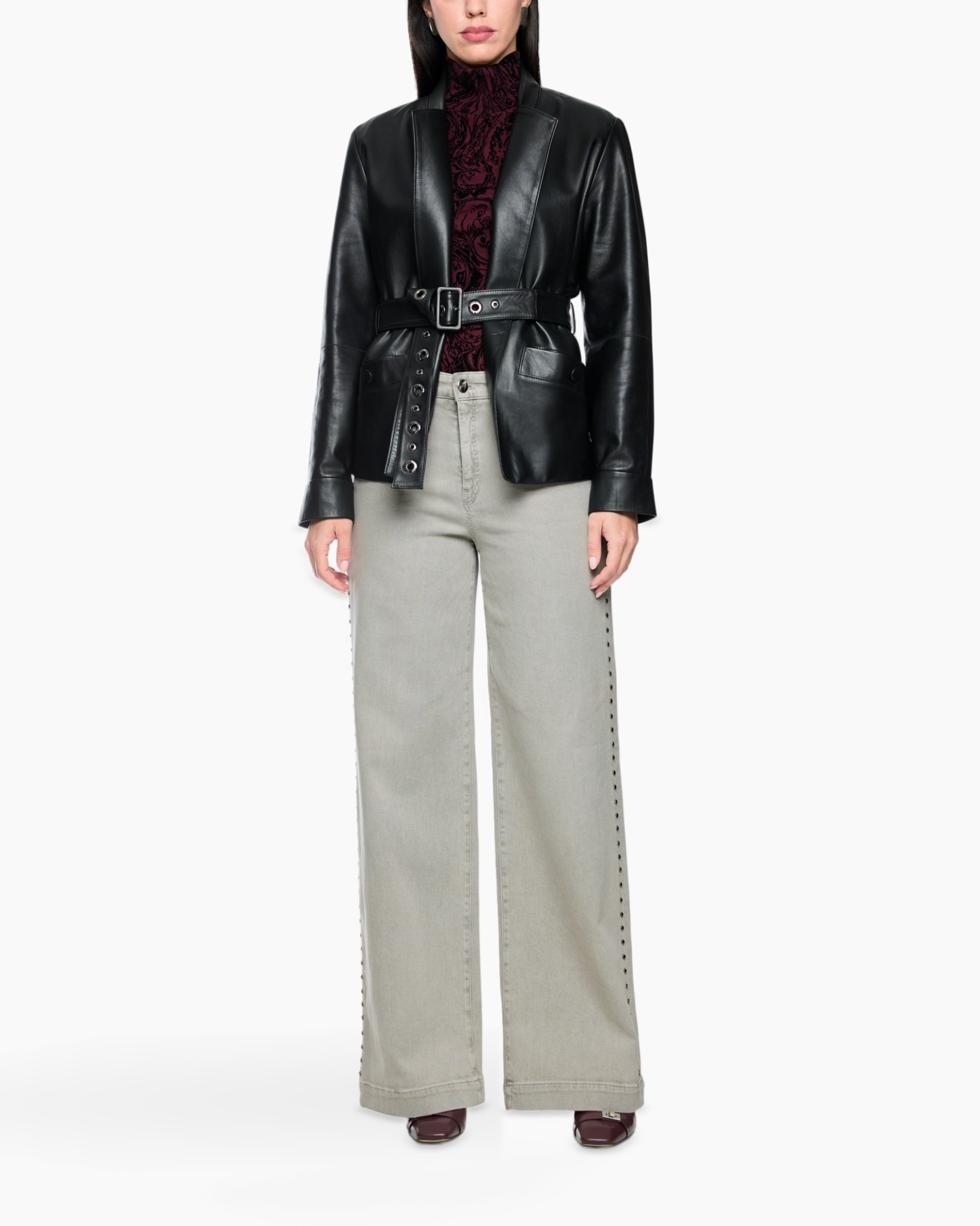 leren blazers, riem belted blazer, zwarte blazer, wijdere broek, hoge taille broek
