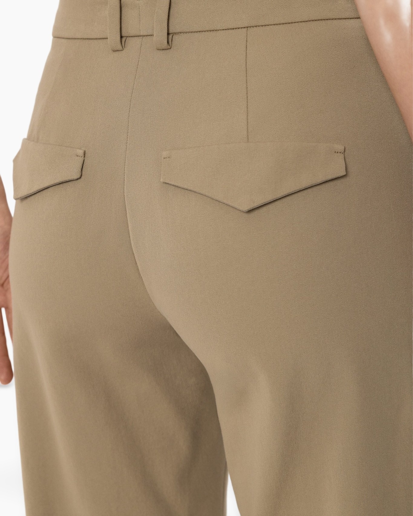 khaki, broek, achterzakken, riemgesp, twill, cargozakken, broeken, rechte snit, khaki, broek, rugzakzakjes?, riempjes?, weefsel?