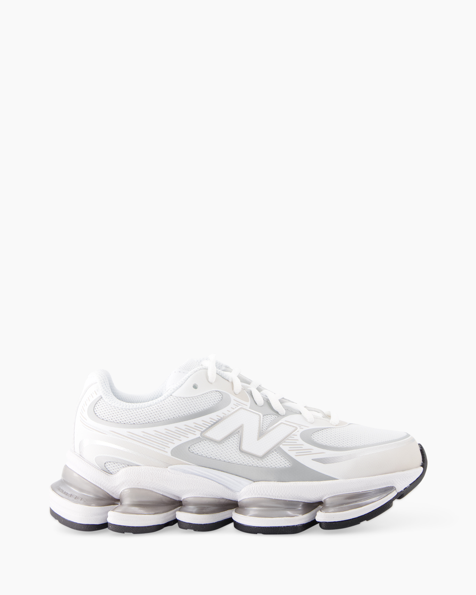 running shoe, white, mesh, sneaker, tracking midsole