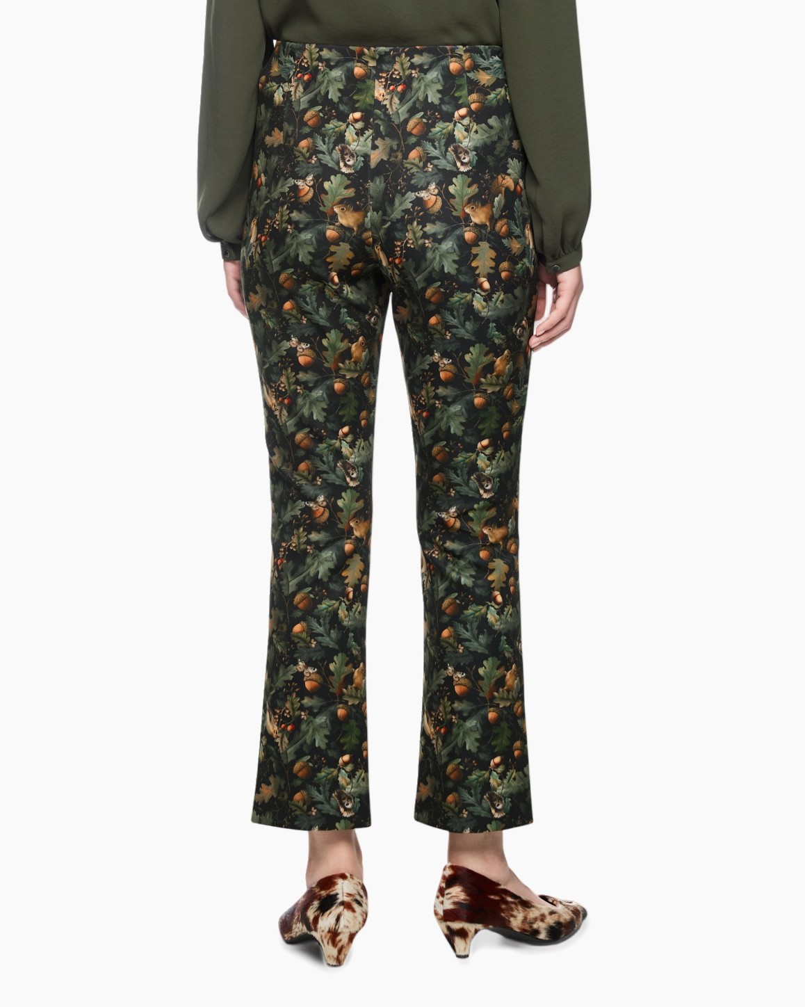 broeken, broek, bosachtig bloemenpatroon, groen, korte lengte