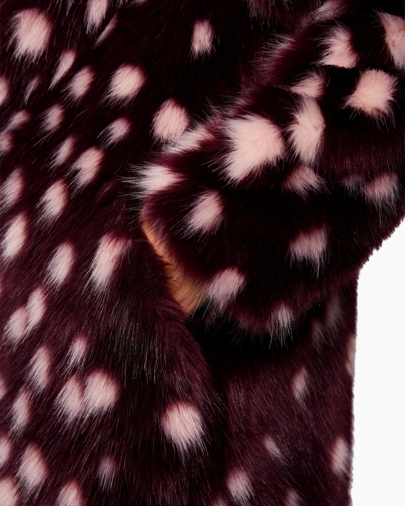 fauxe bont, gevlekt patroon, bordeaux vacht, polka dot?, jas