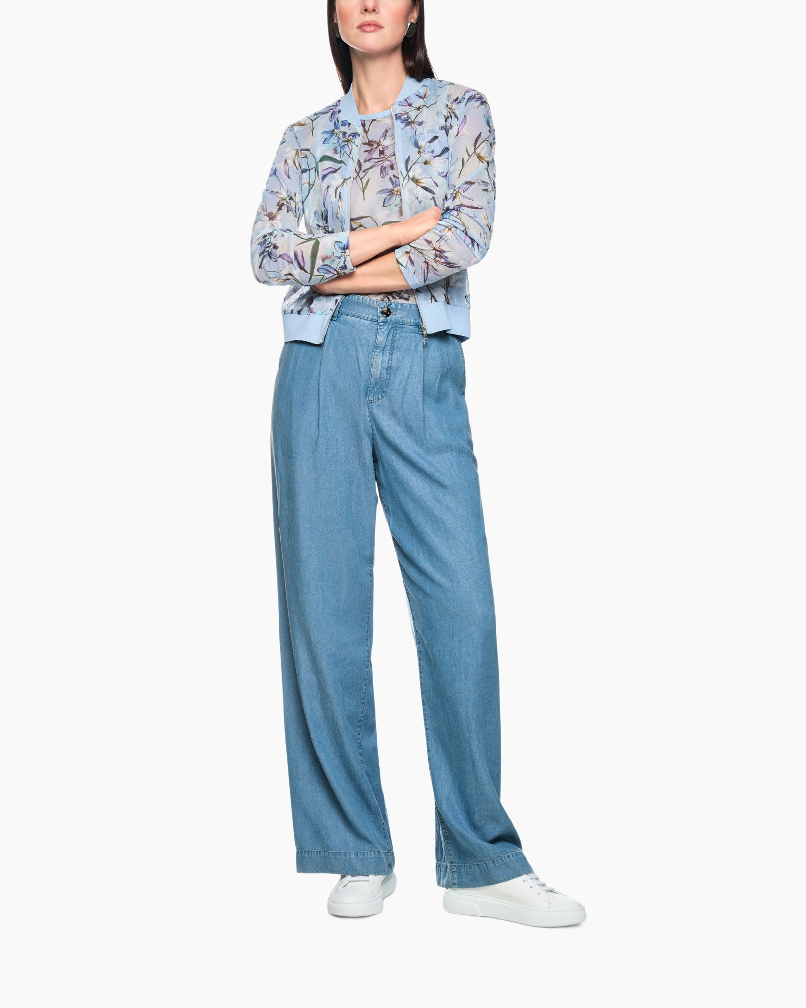 Clothing, Pants, Jeans, Person, Shoe