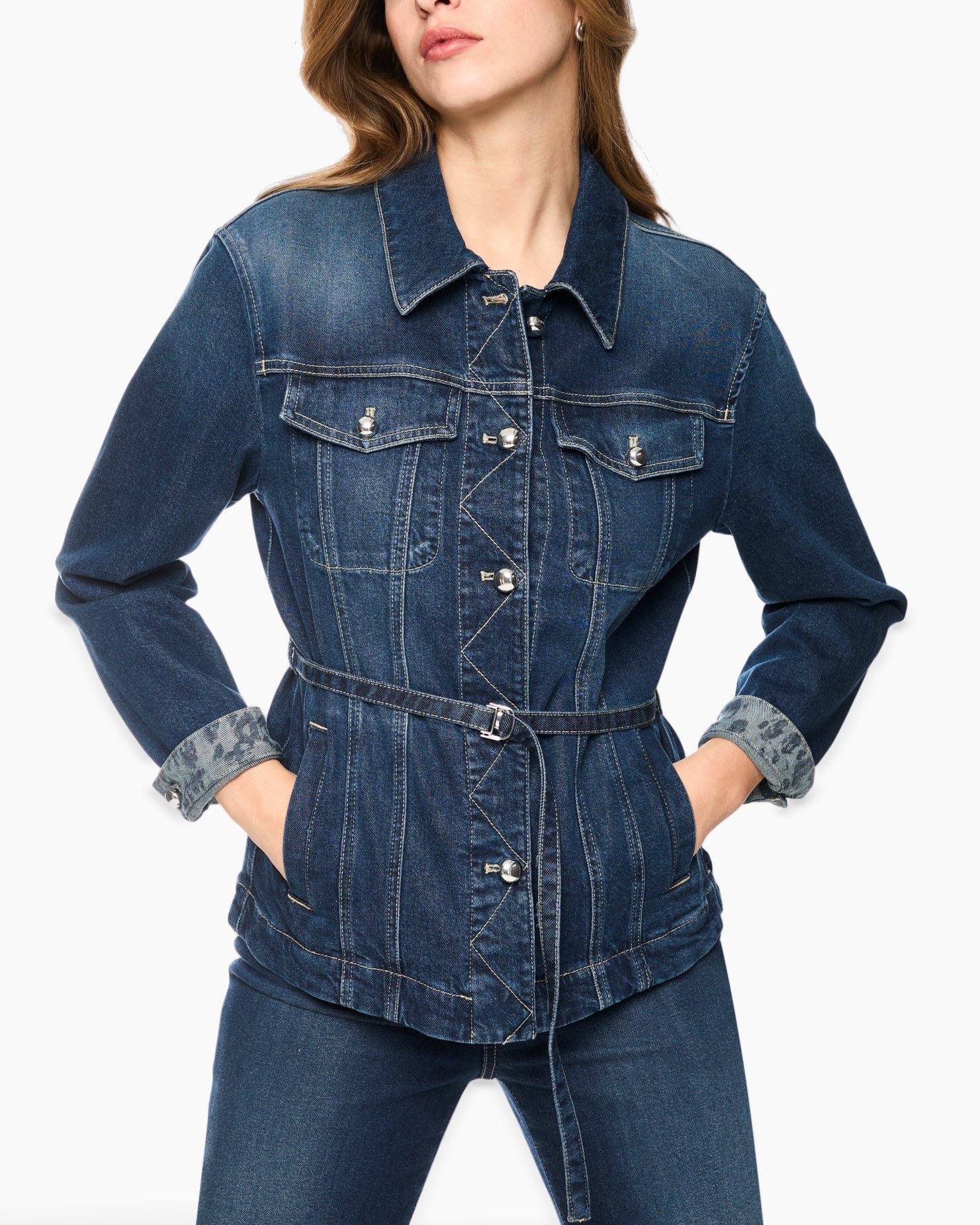 denim jas, spijkerjas, riempje, knopen sluiting, contrast stiksels