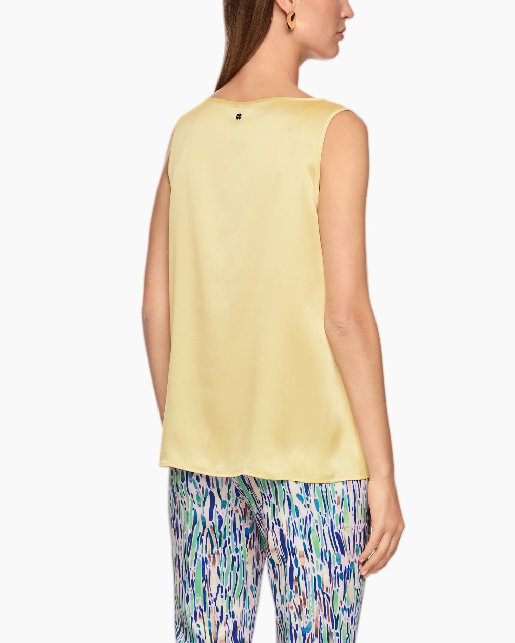 top zonder mouwen, gele blouse, zijde-achtig materiaal, lichte geel, tanktop