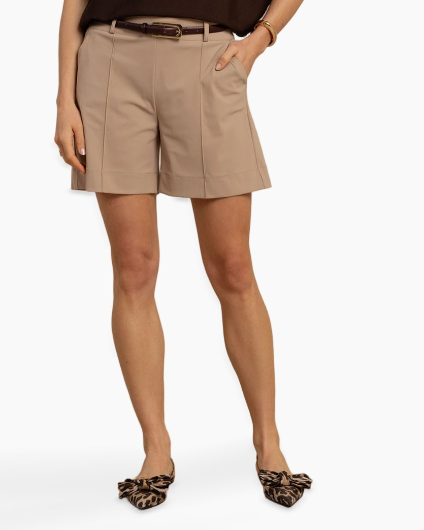 shorts, beige, tan, khaki, riem