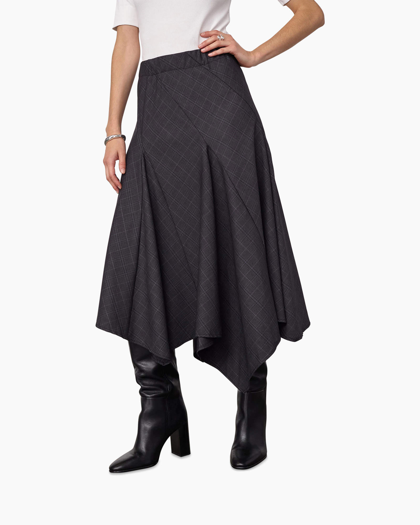 rok, asymmetrisch, ruit, groef/plooi?, laarzen
