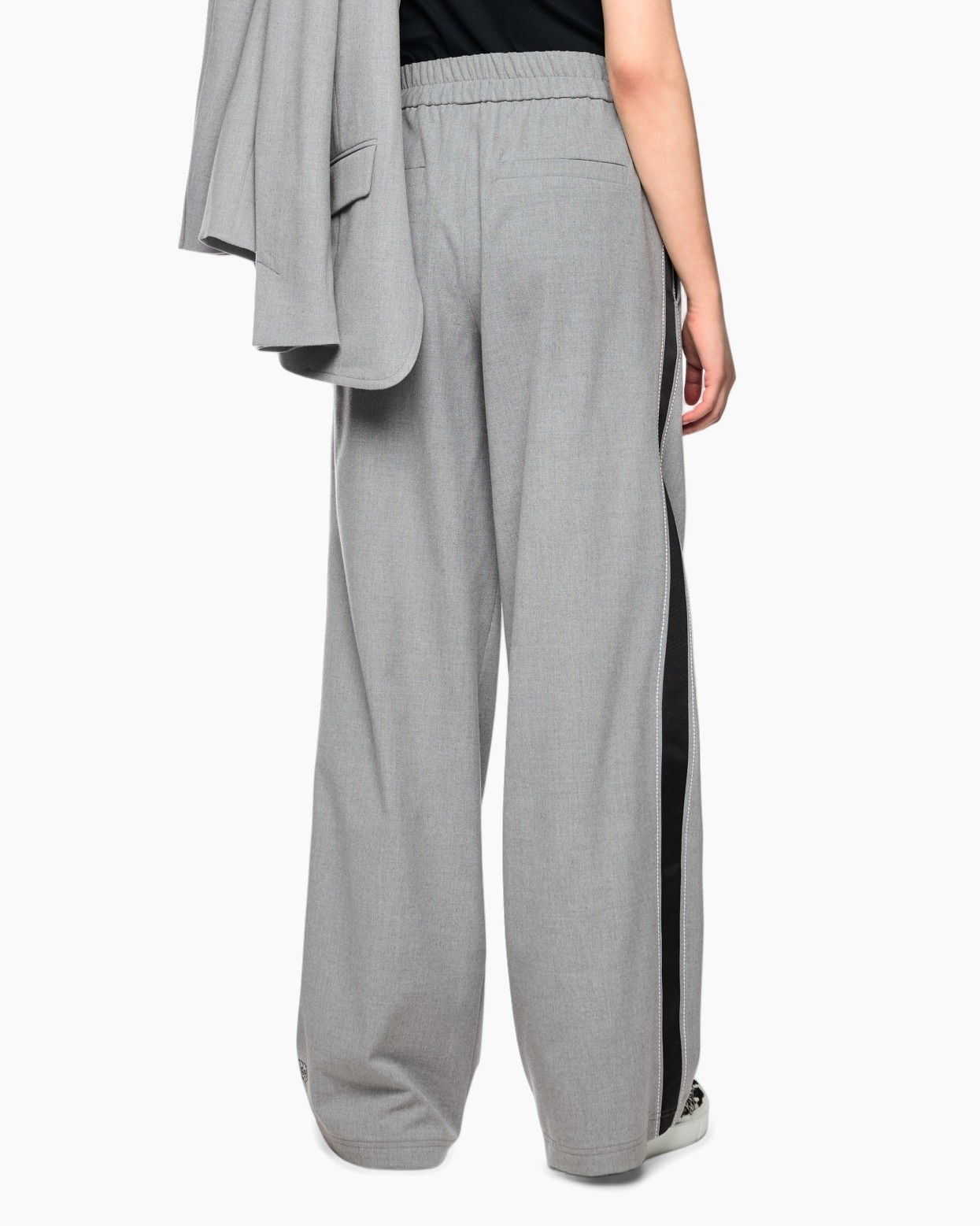 grijze broek, koordsluiting, wijdere pijp, slouchy, broek