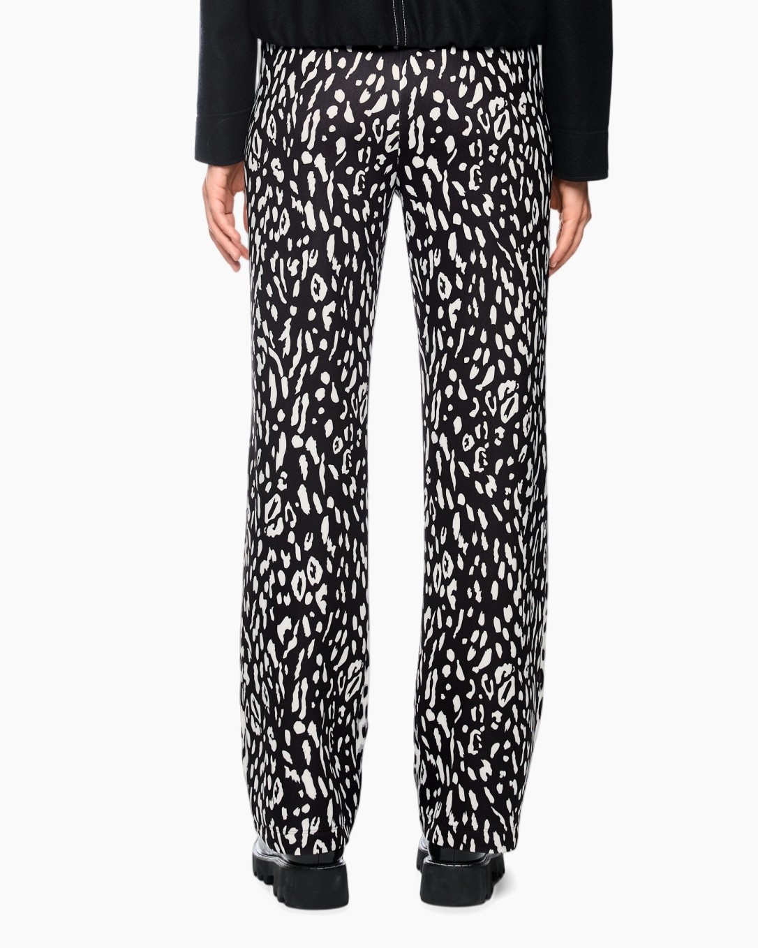 dierezprint?, pantalon, zacht los, zwart-wit, lakschoenen