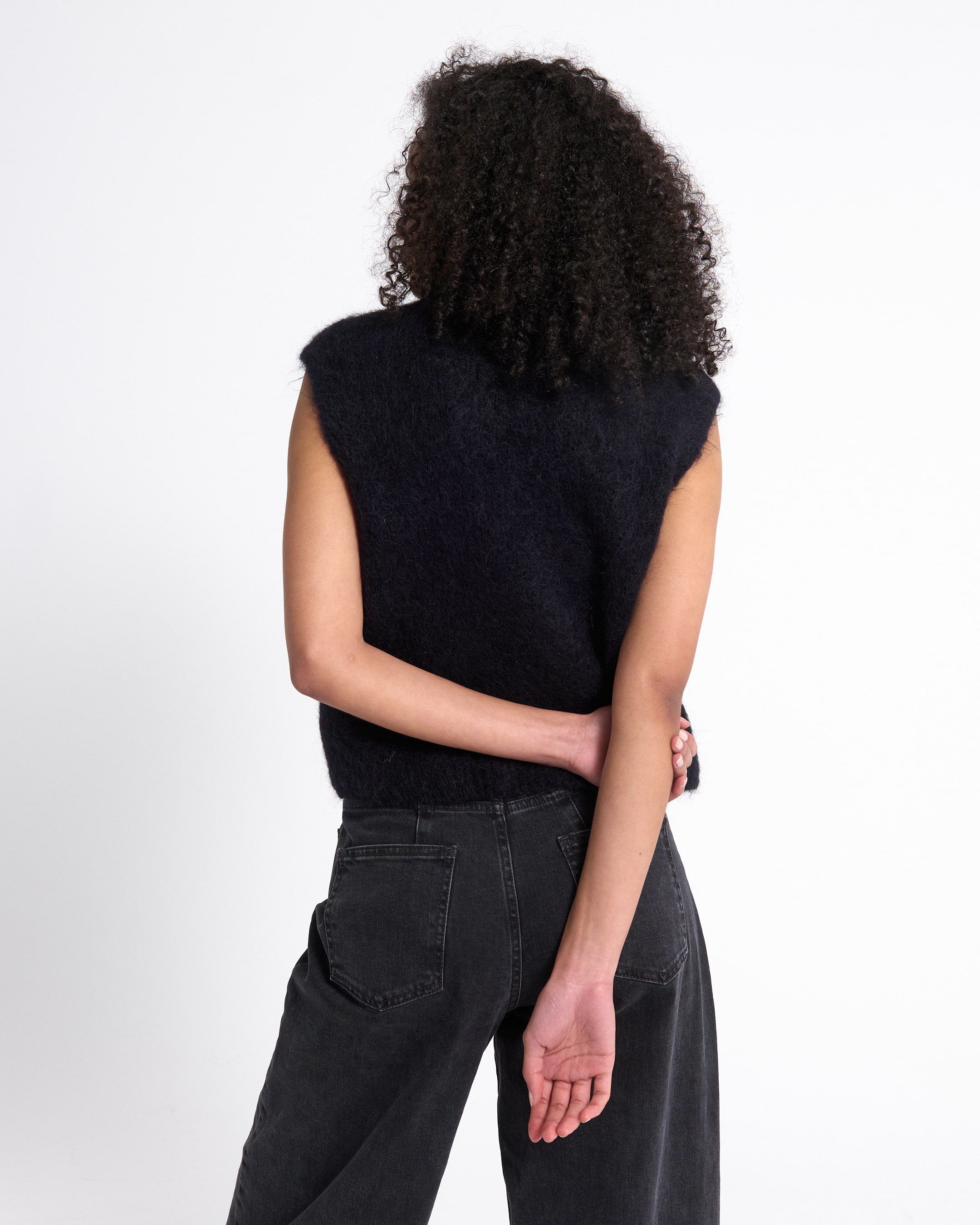 zwart mouwloos top, vachtig breisel, tanktop, dames top, donkere kleur