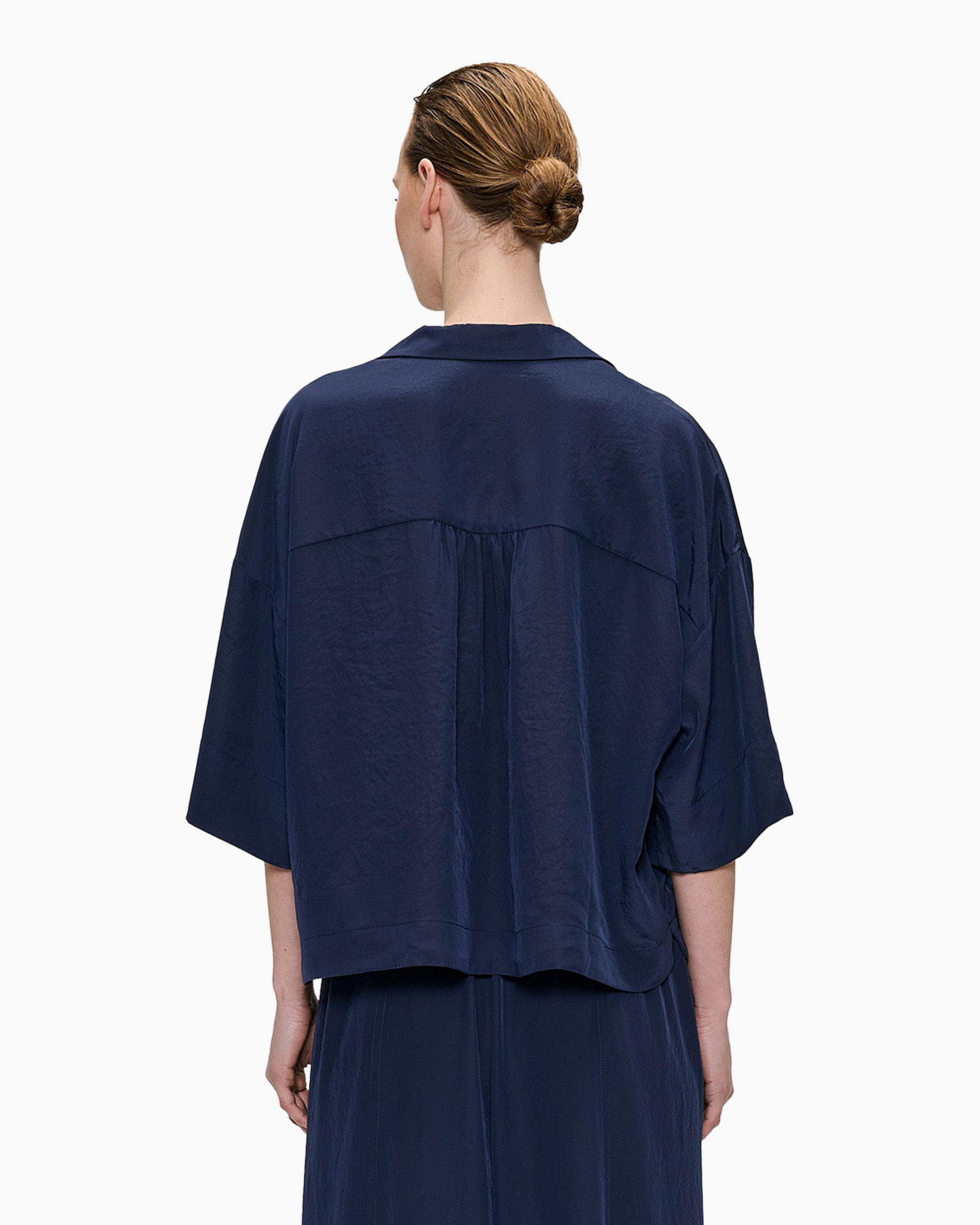 navy blouse, button front, short sleeve, shirt collar, pocket detail