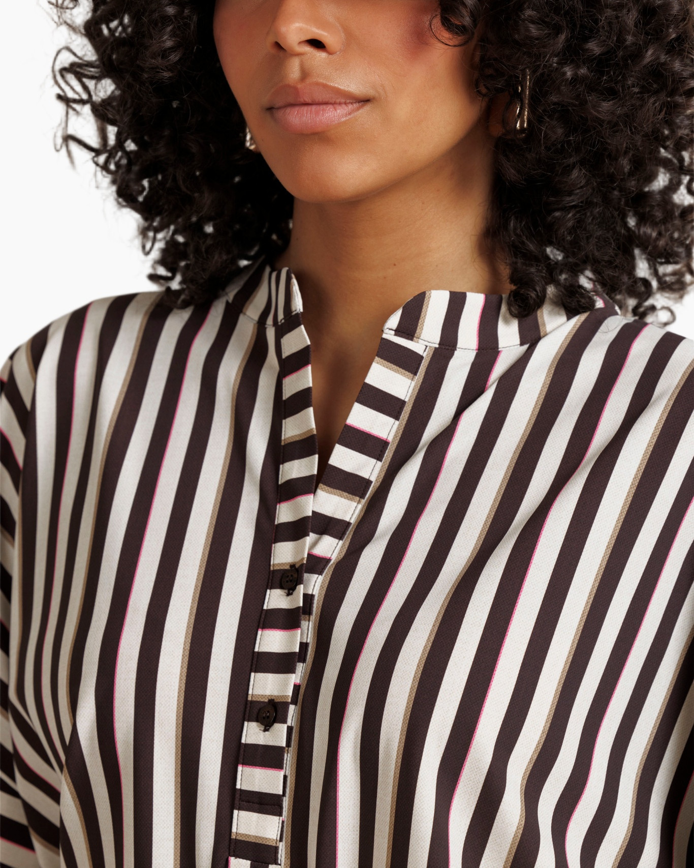 striped blouse, short sleeves, button placket, v-neck, black white beige