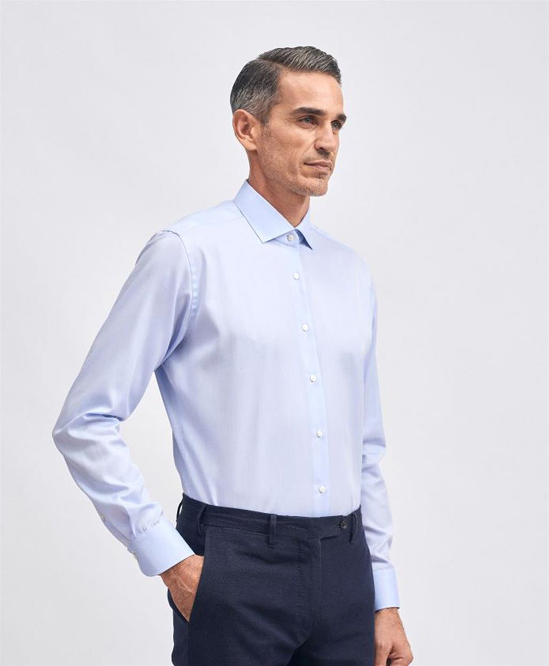 Travel Shirt Licht Blauw