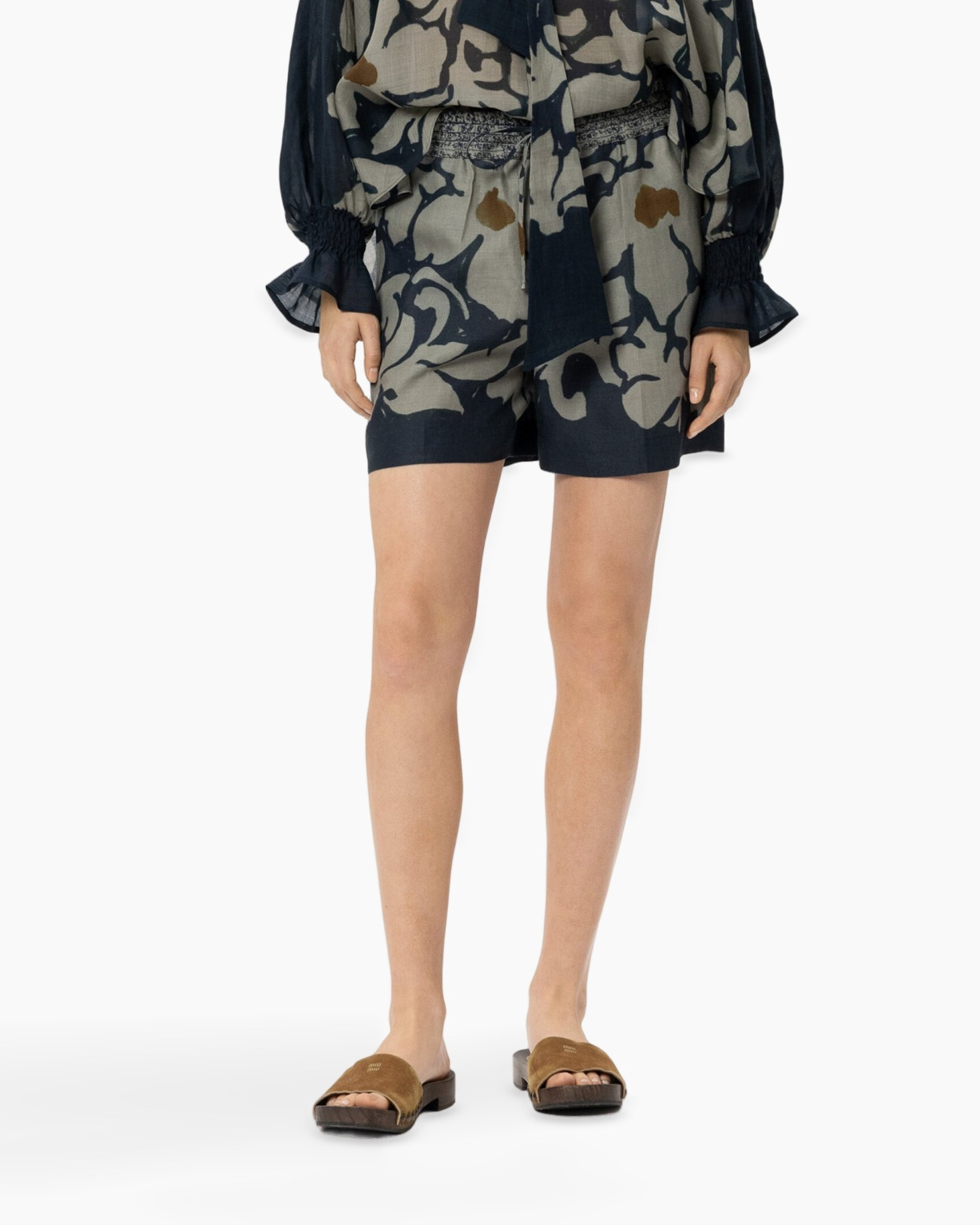 shorts, camouflage, print, ruffle-sleeve, slides