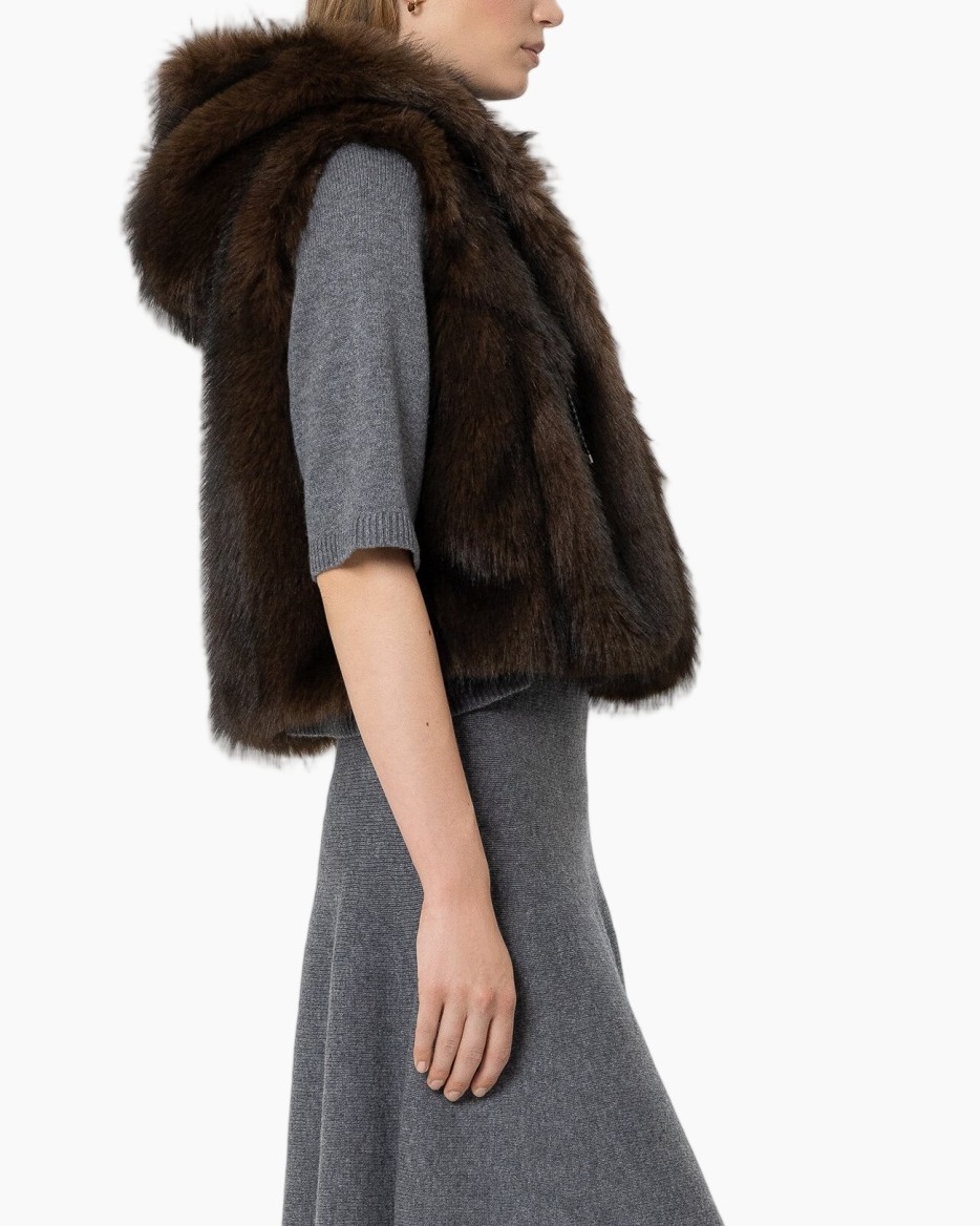 • vachtvest, • bruine vacht, • vest, • buitenkleding, • coltrui-jurk