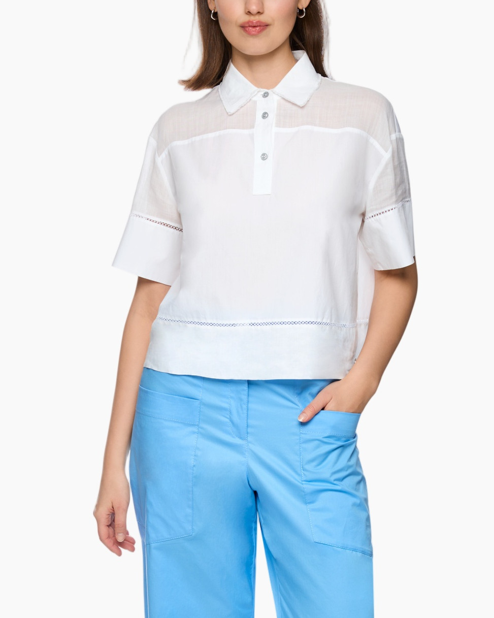 witte blouse, linnen top, gekraagde shirt, korte mouwen, lichtblauwe broek