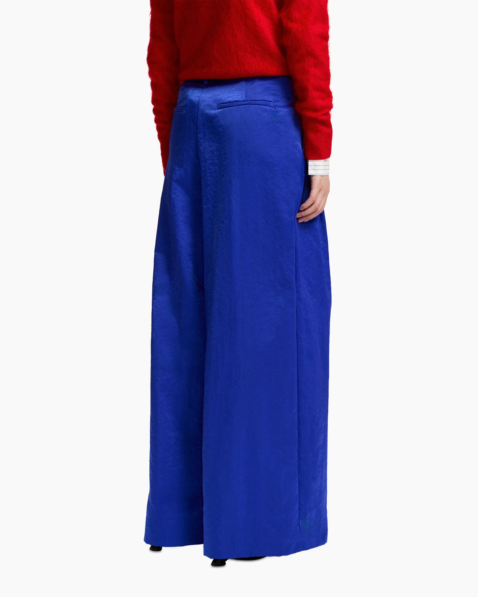 wijdere pijpen, blauw broek, broek, stofuiterlijk, bruin tas