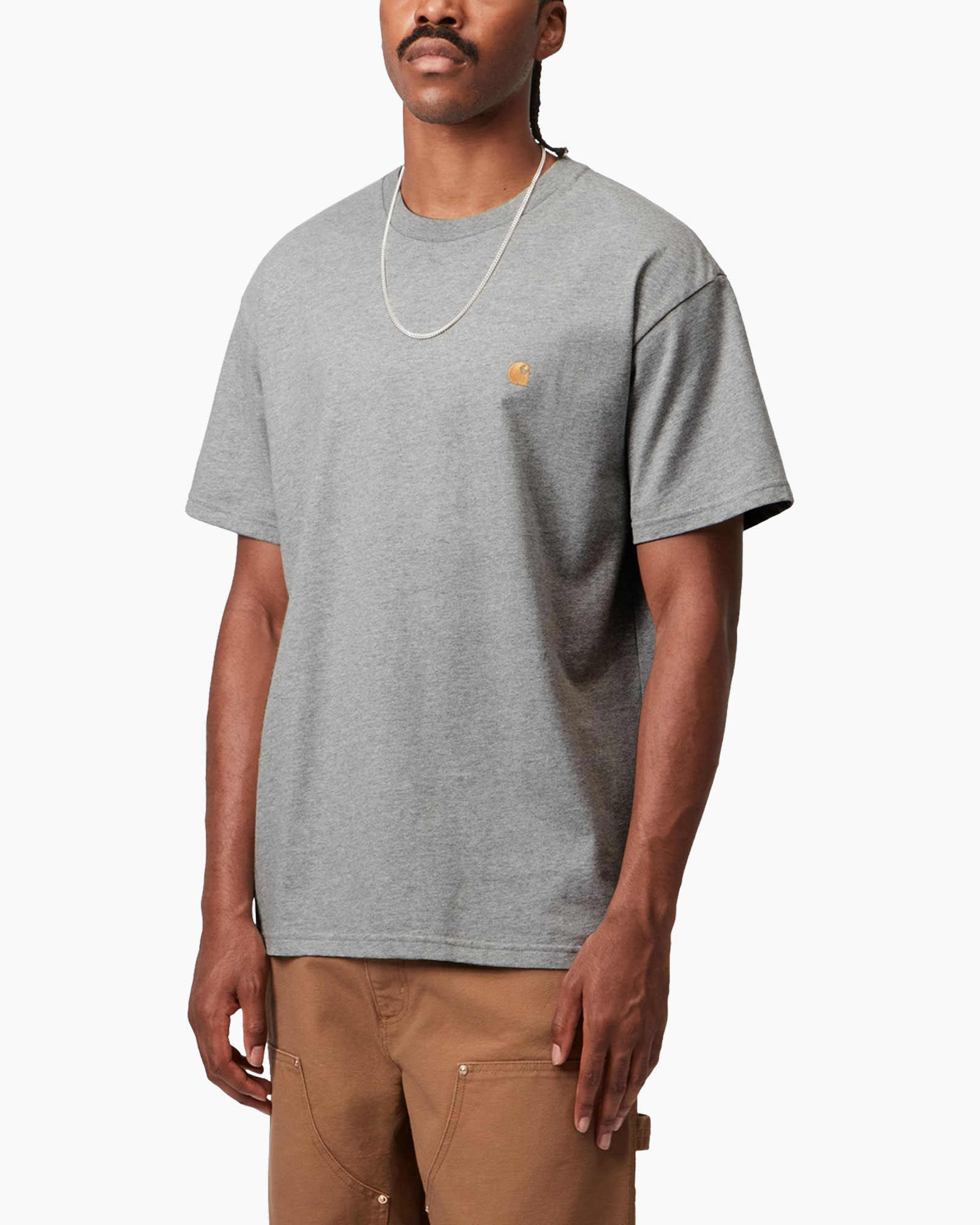 t-shirt, kortmouwen, grijs, rond hals, kleine badge/logo