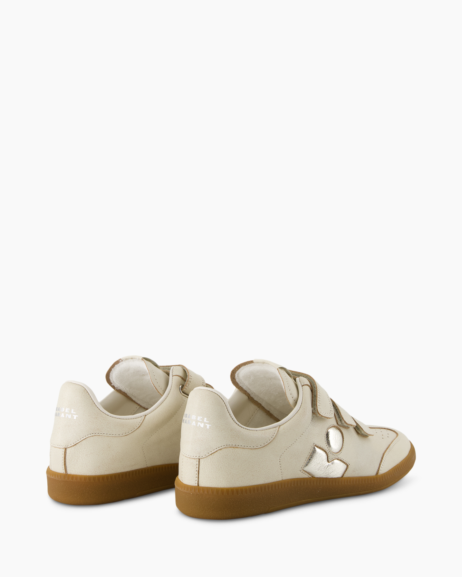 sneakers, beige, veters?, platvoet?, gum sole