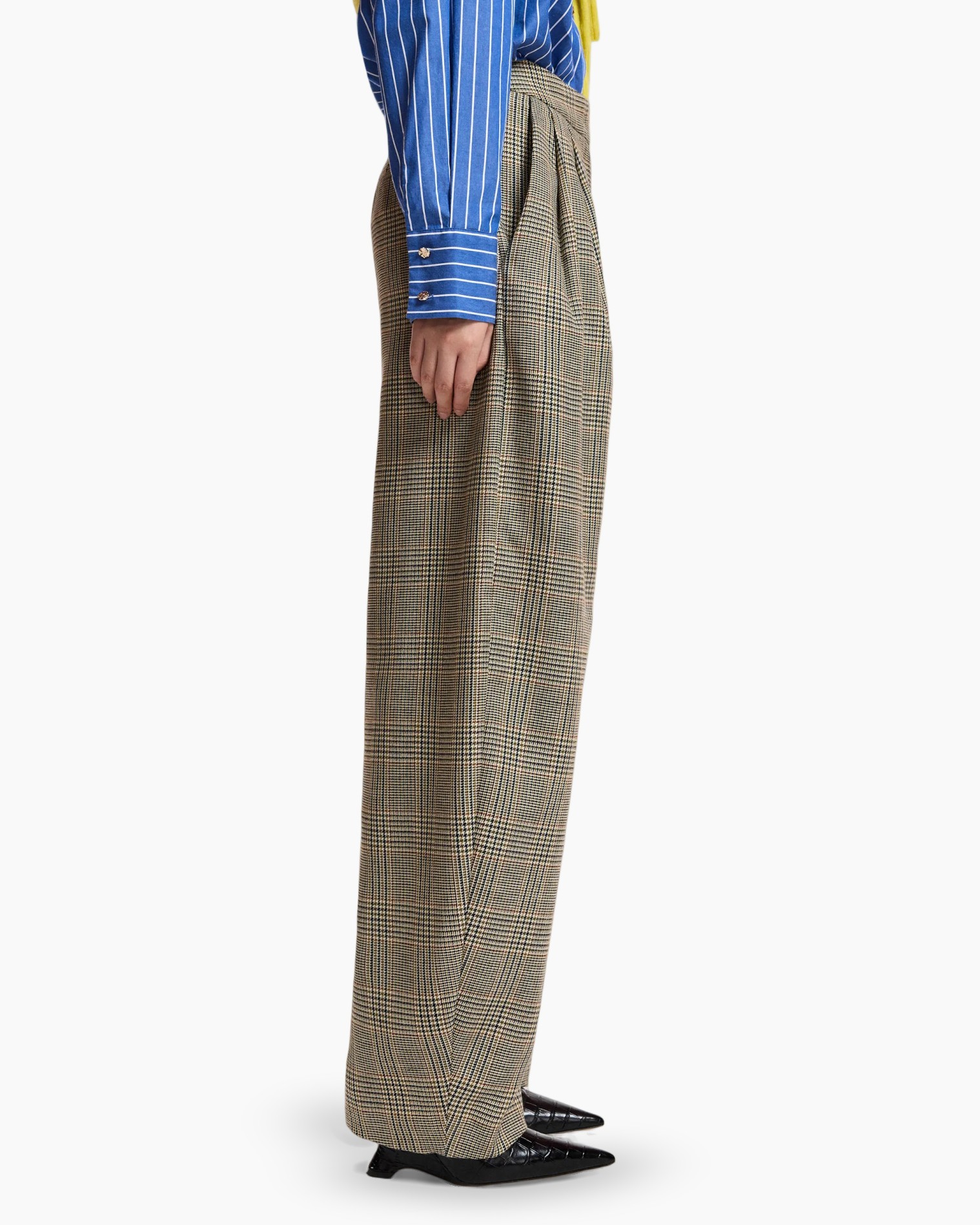 ruitjes?, plaid, broeken?