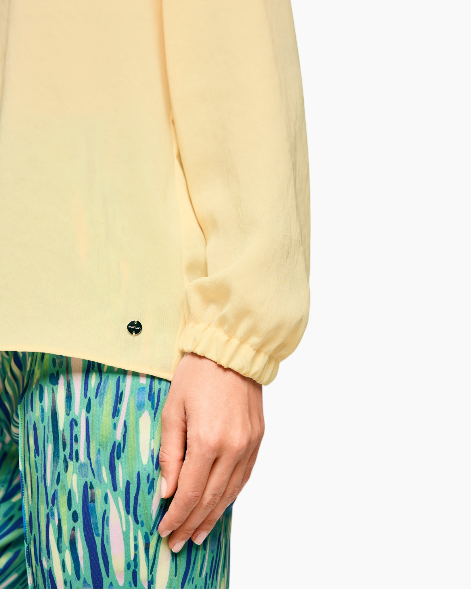 blouse, langere mouw, crepe, bleekgeel, elastische boord