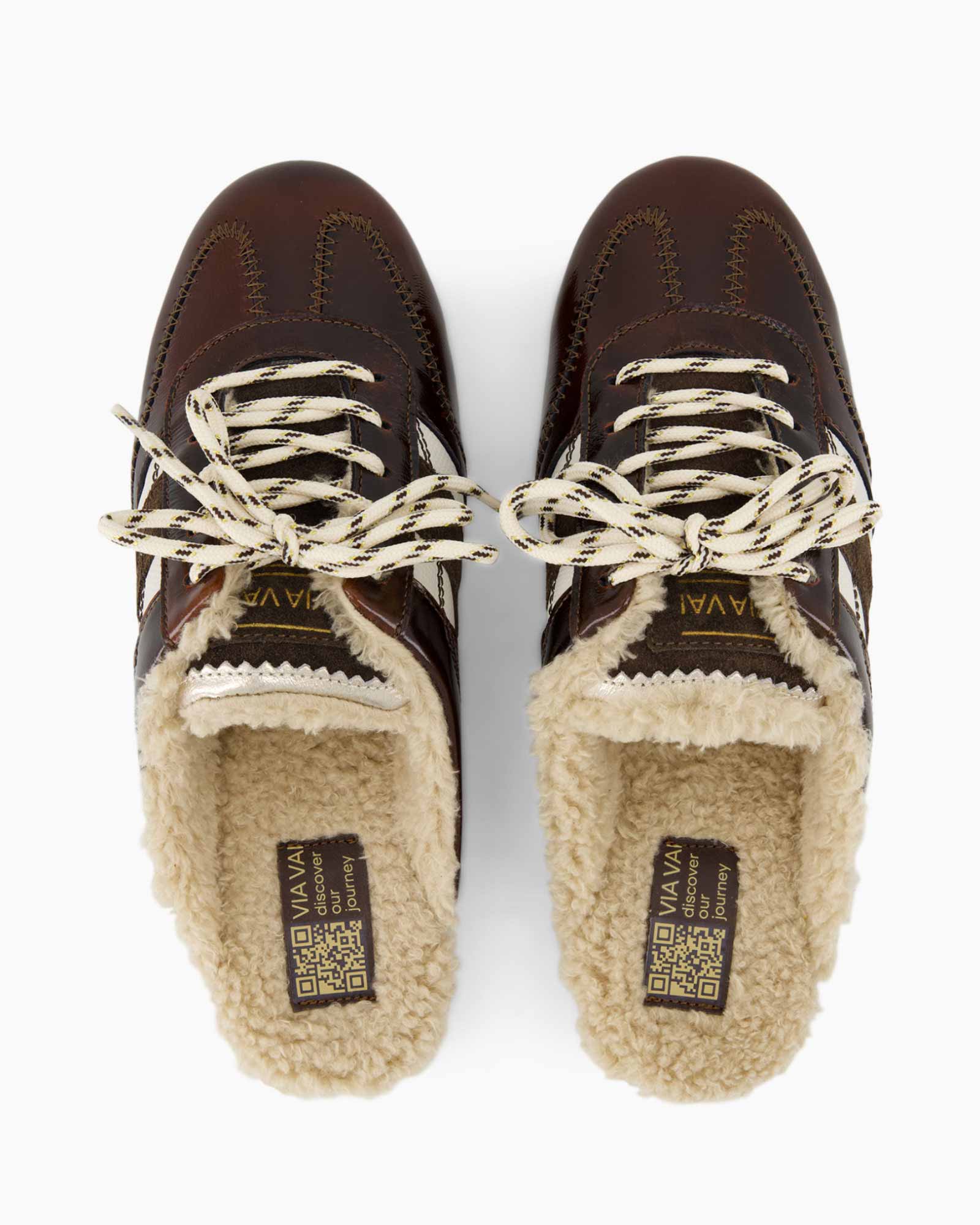 laarzen, schoenen, bruin, bont gevoerd, veters