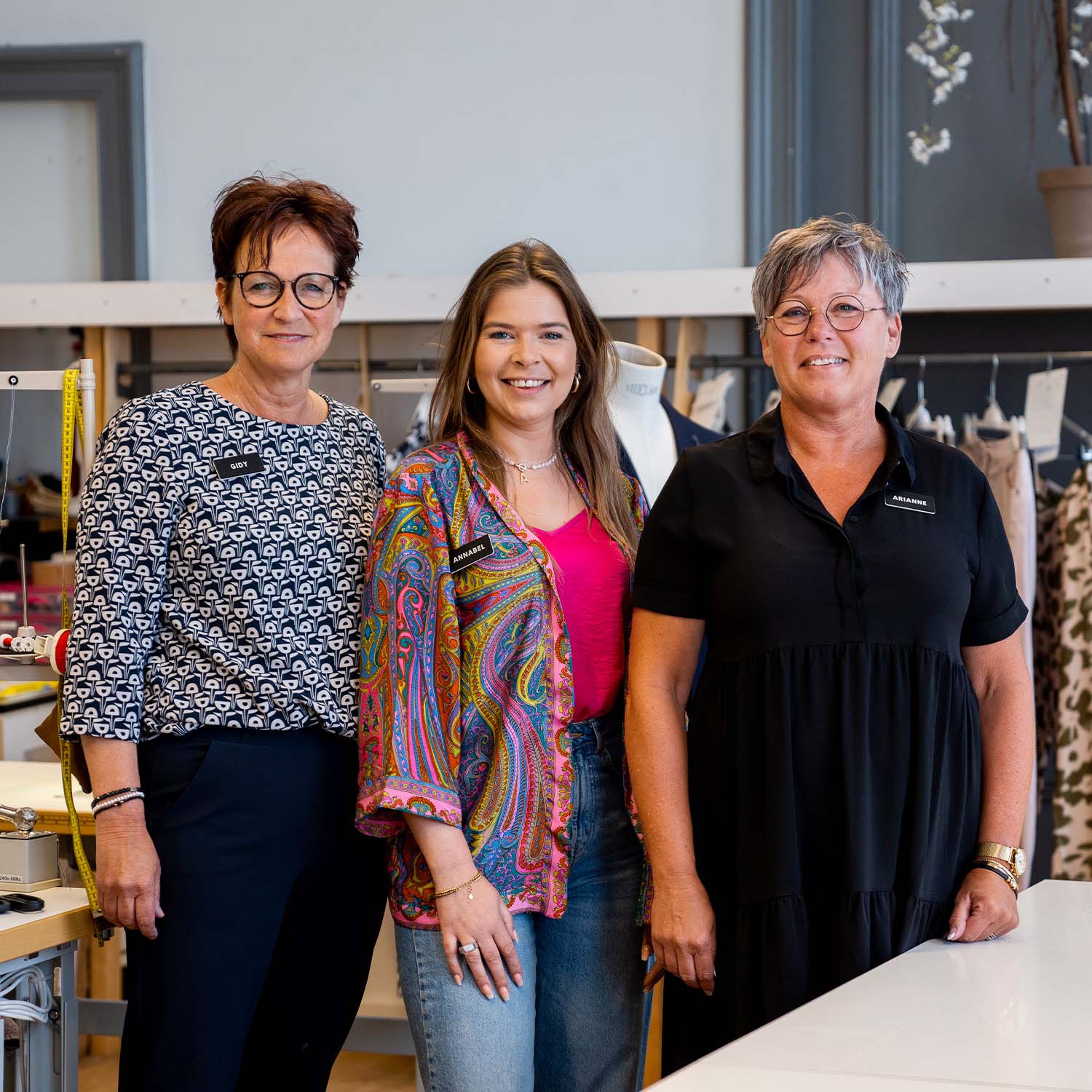 medewerkers in het atelier