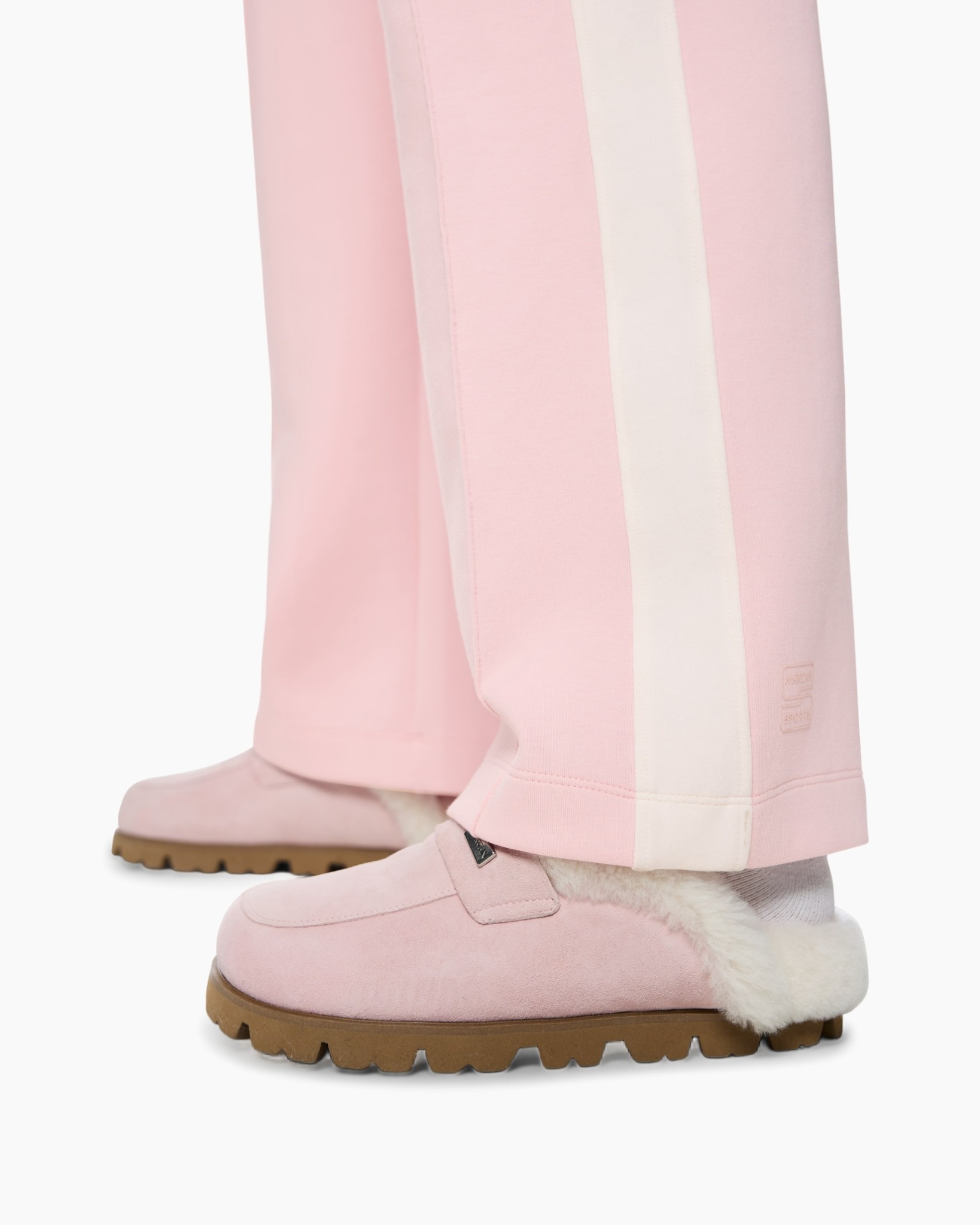 roze broeken, gestreepte broek, fleece gevoerde slippers, mocassin slippers, houten zool