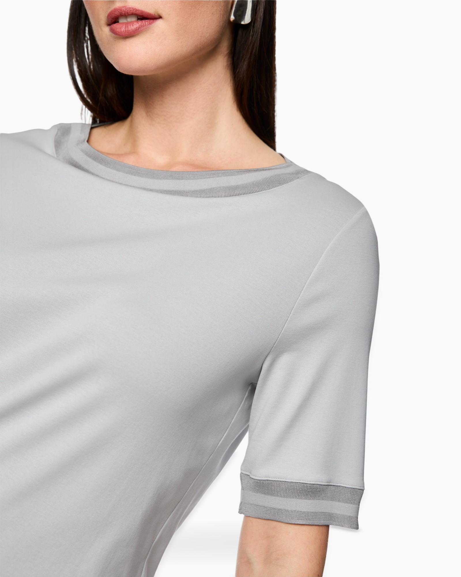 mouwen kort, grijs, kraagloos?, vrouwelijk?, top