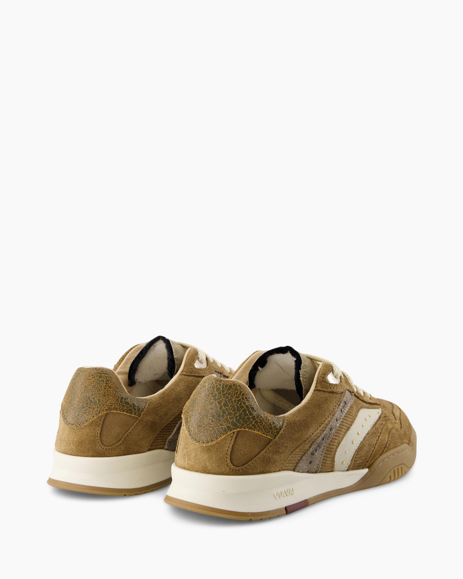 sneakers, bruin, suede, sportief, veters