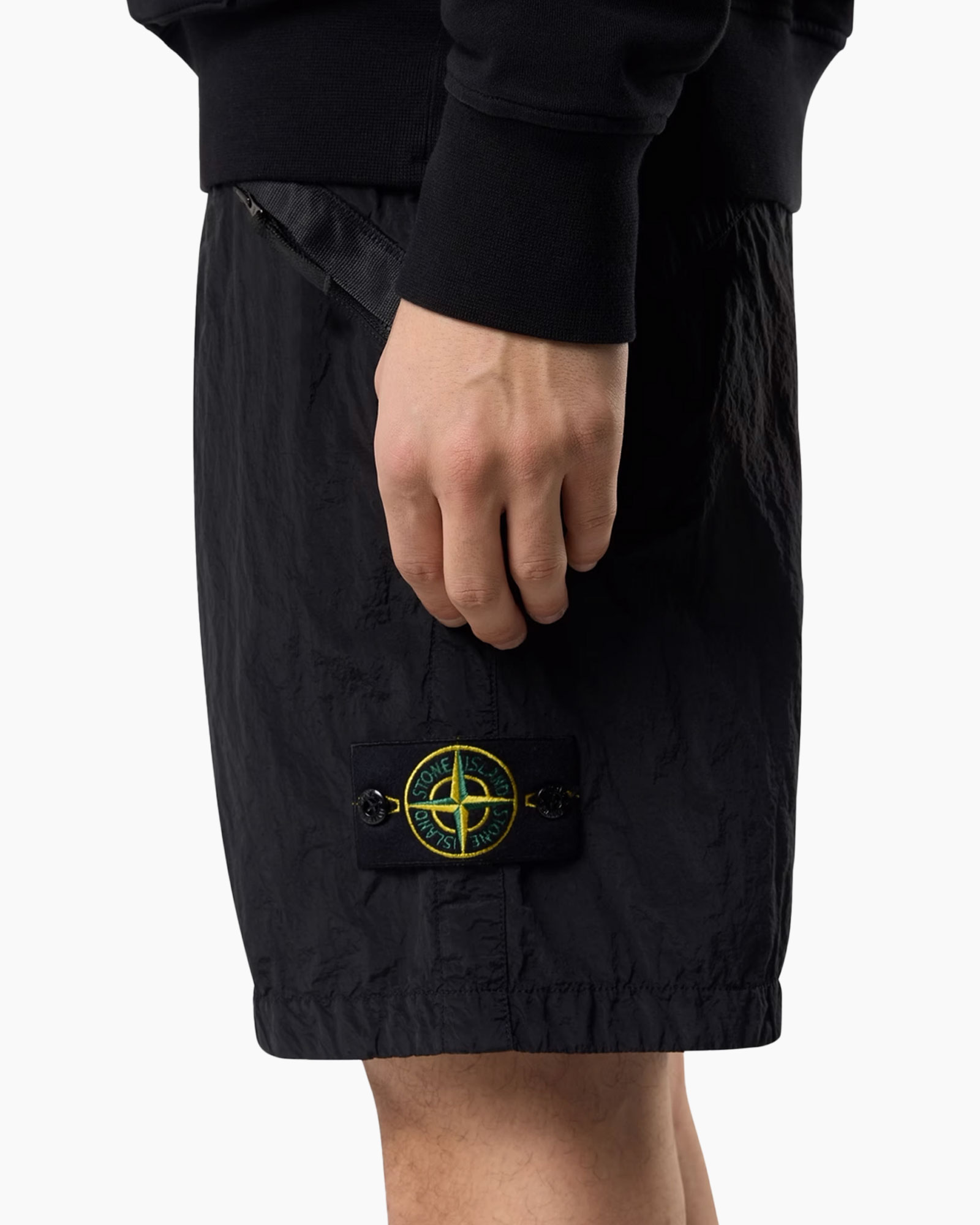 shorts, cargo shorts, black, knee-length, logo patch