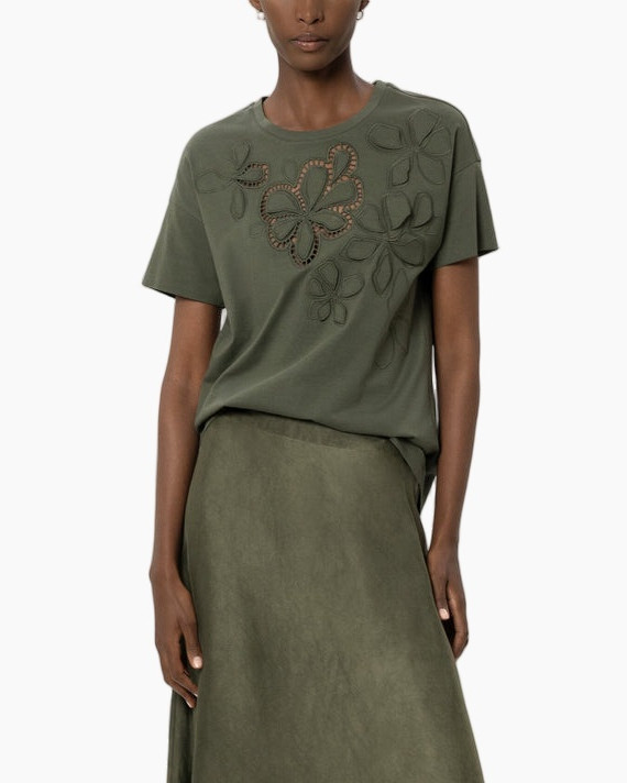 t-shirt, olijfgroene, borduurwerk, bloemmotief, short-sleeve