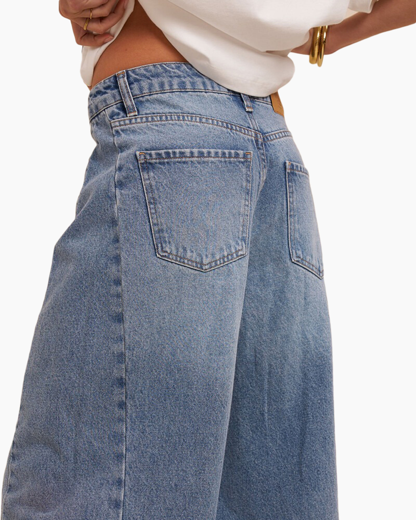spijkerbroek, denim, achterzak, wijdere pasvorm, middenblauw