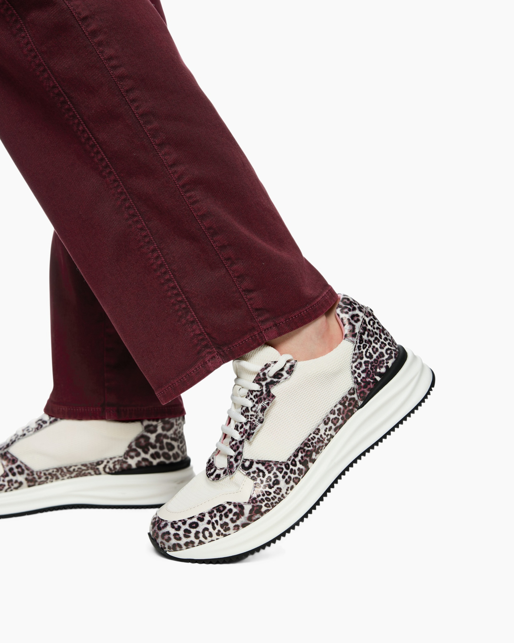 Clothing, Footwear, Shoe, Sneaker, Person