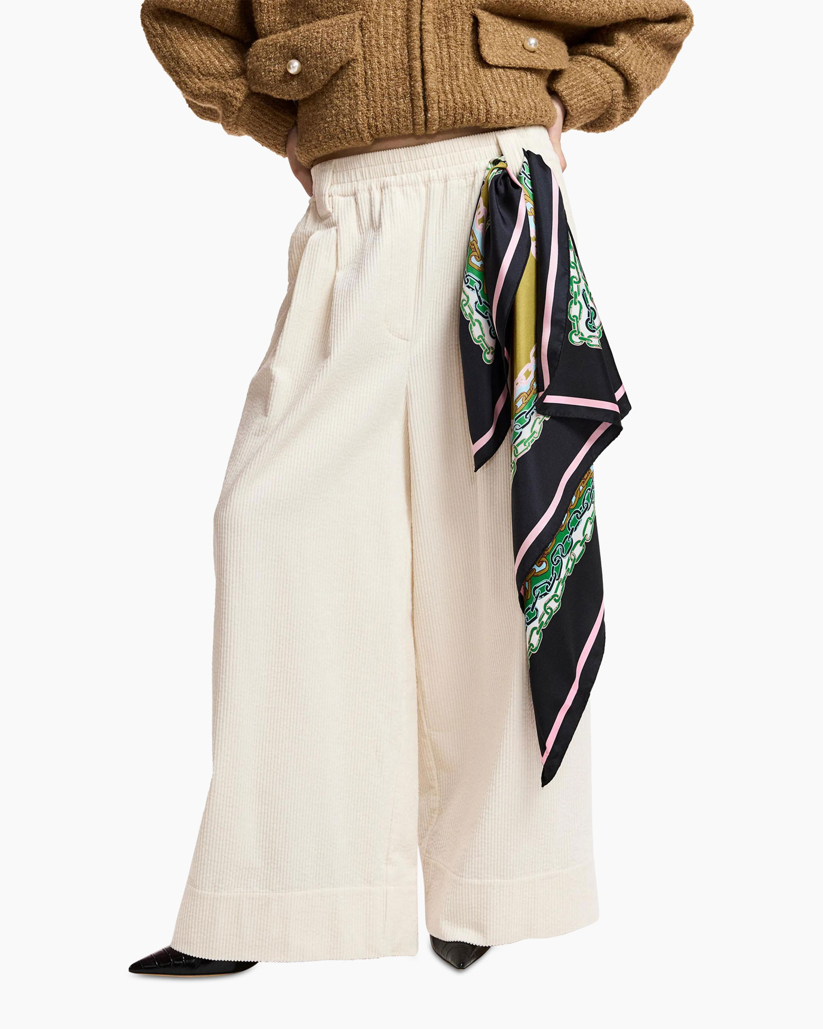 broek met wijde pijpen, crème kleur, plissé, tailleband, sjaal als accessoire