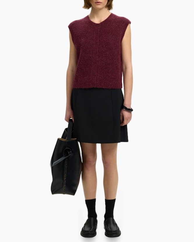 losse gebreide top, mouwloze trui, bordo, round-neck, zwarte rok
