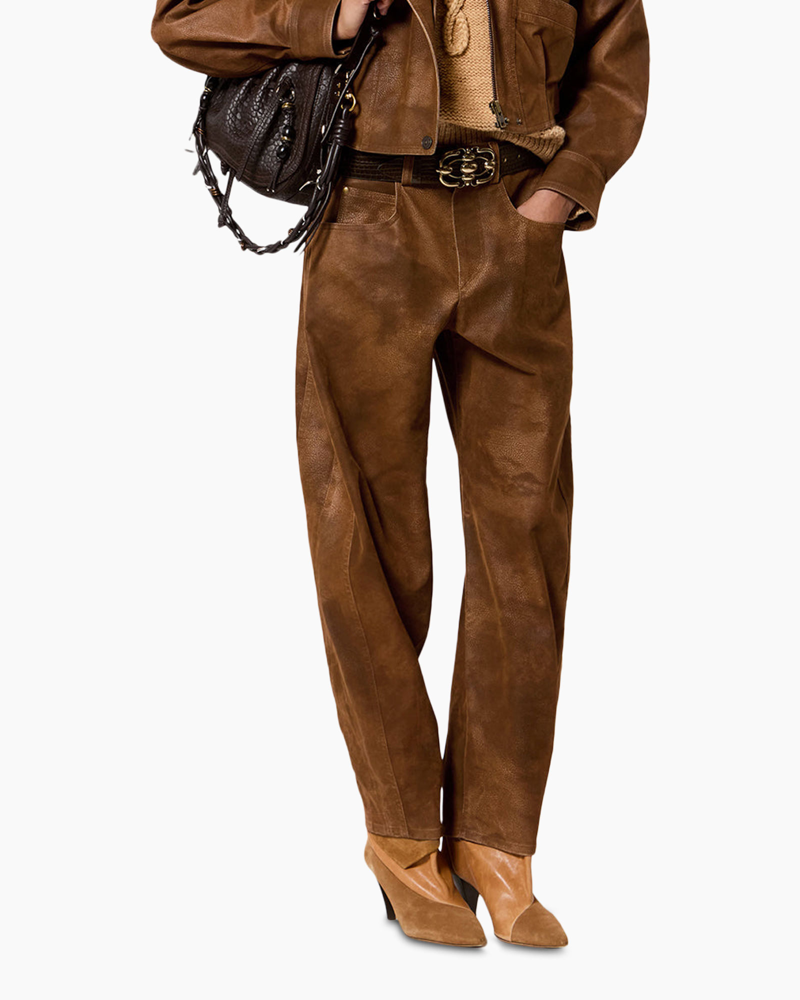 bruin, leerachtige broek, wijd uitlopend, enklelaarsjes, riem, karamelbruin, modieuze set
