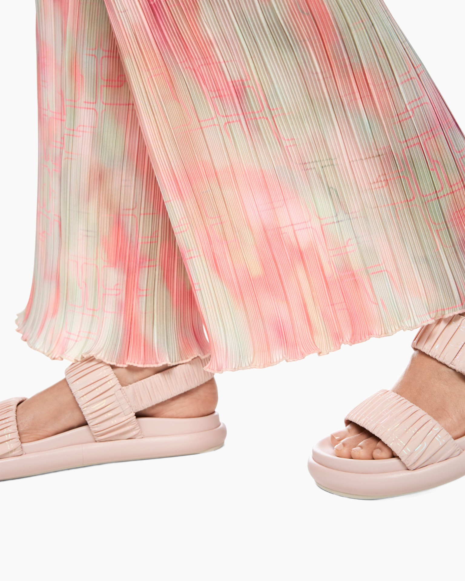 rokken plisse, roze verloop, zacht roze, sandalen, open teen