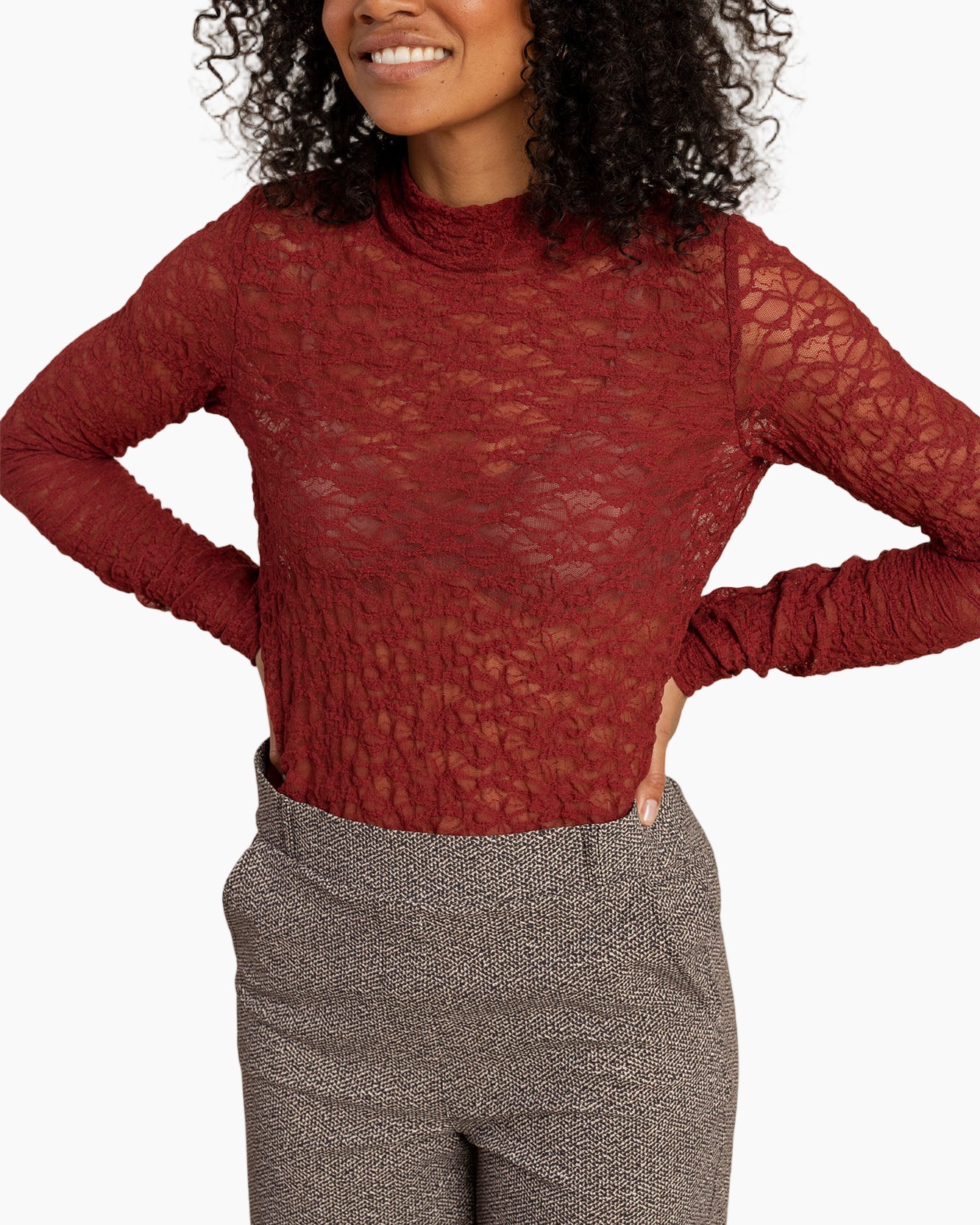 top lace, rood shirt, kolloze top, gaasachtig kant, lange mouwen