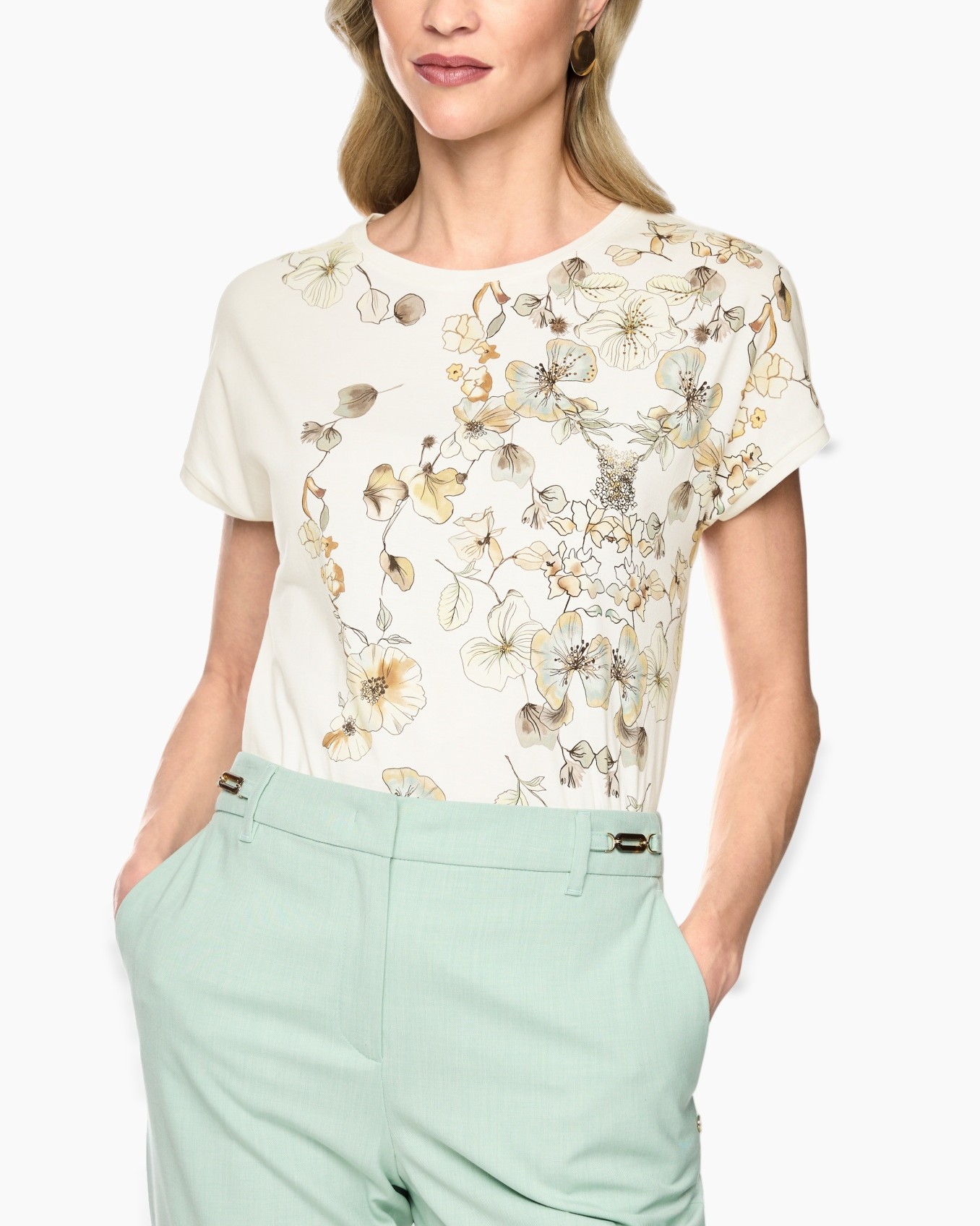 florale top, korte mouw, romige wit, geprint blouse, pastel mint broeken