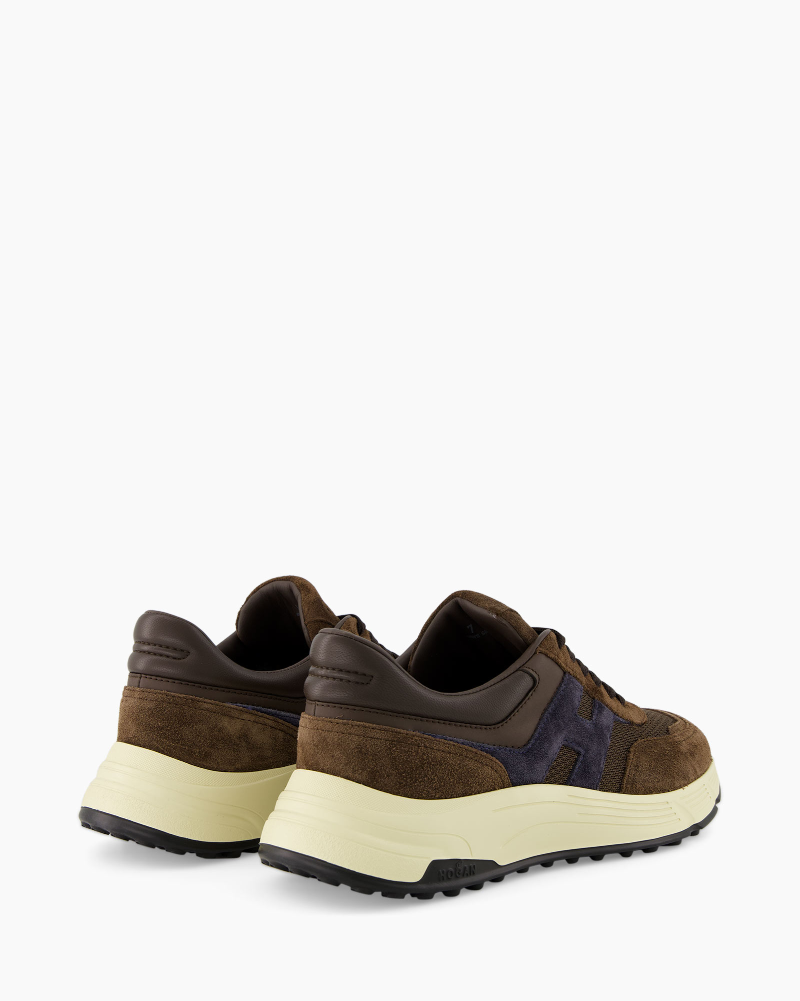 sneakers, bruin, suede, wandelschoenen, crème zool