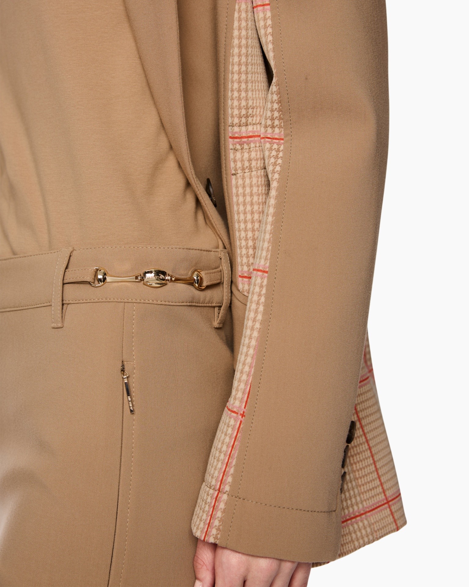 beige, broek, jacket, ruitenvoering, metaalkleur