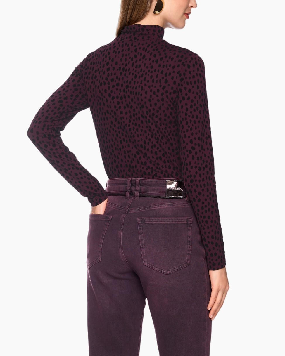 rolkraag, geprint top, leopard print, breiptrui, paarse jeans