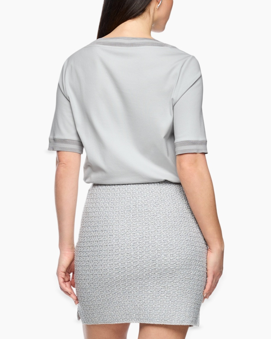 top, korte mouwen, lichtgrijs, rond hals, gebreide/tweede textuur rok