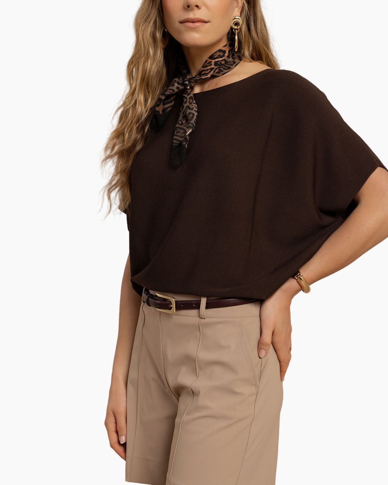 top, shorts, brown, scarf, belt