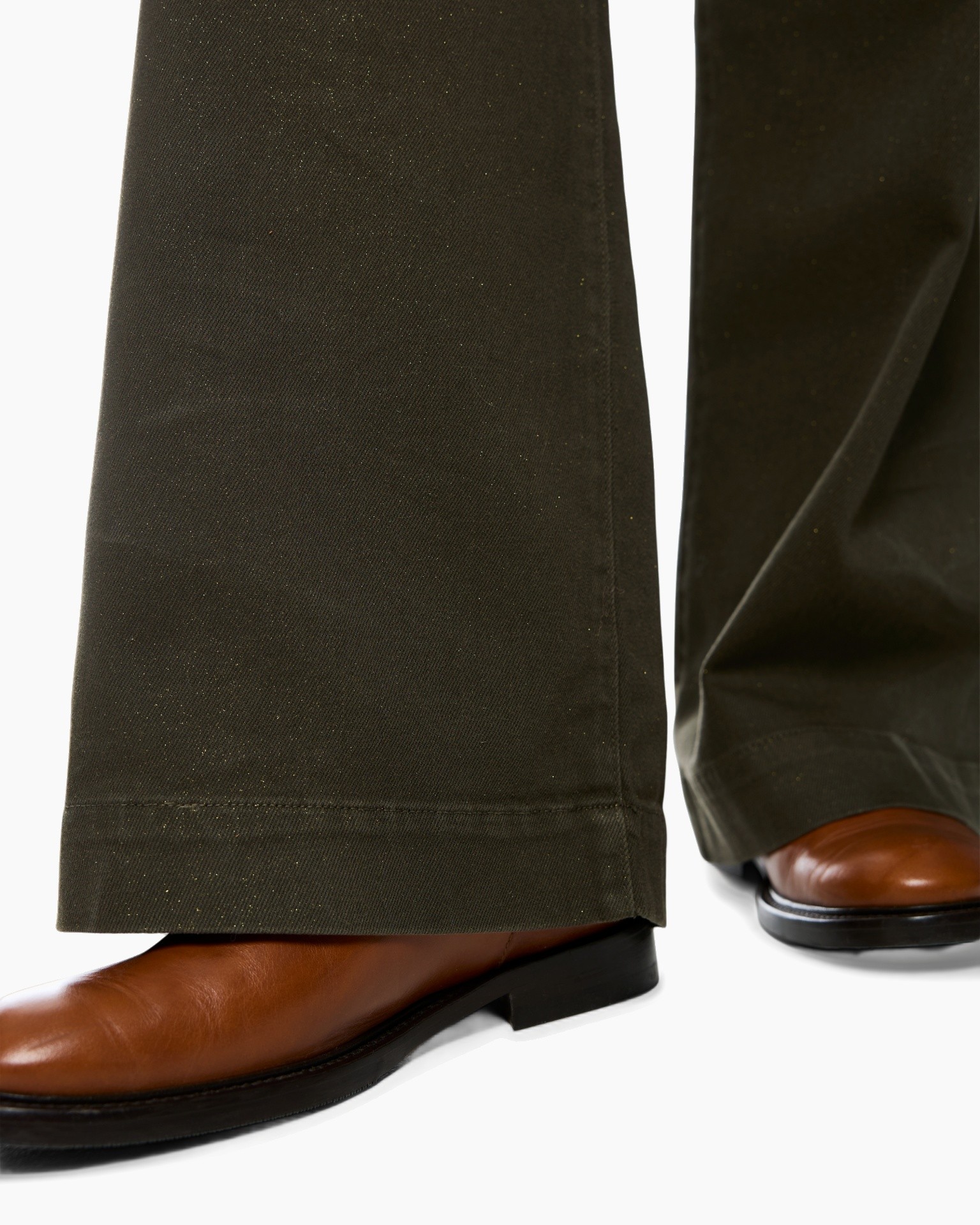 broek, broeken, bruine schoenen, leer schoenen, slim silhouet